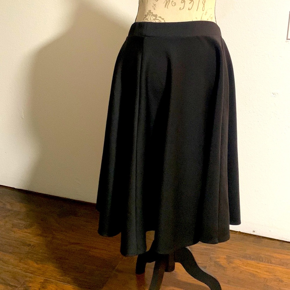 Forever 21 Black circle skirt size XL